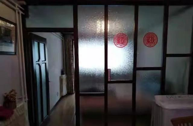 上四方小区 套一厅精装 南北向 拎包住 3楼 2万年 初次租